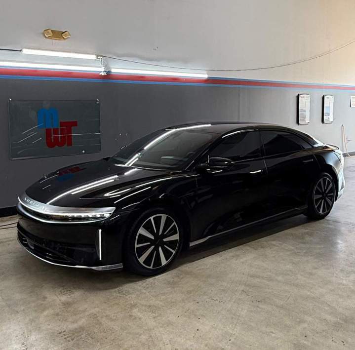 Sleek, Protected, Tinted Auto Windows